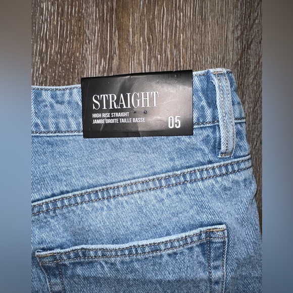 90’s Straight Leg jean - Picture 3 of 3